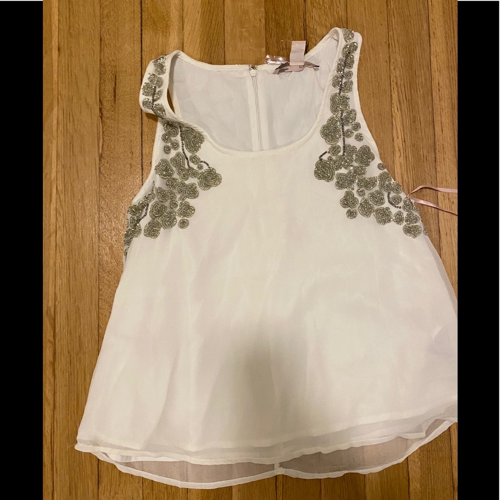 White tank with beautiful beading NWT